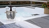 MAISHA -  Top Deck detail